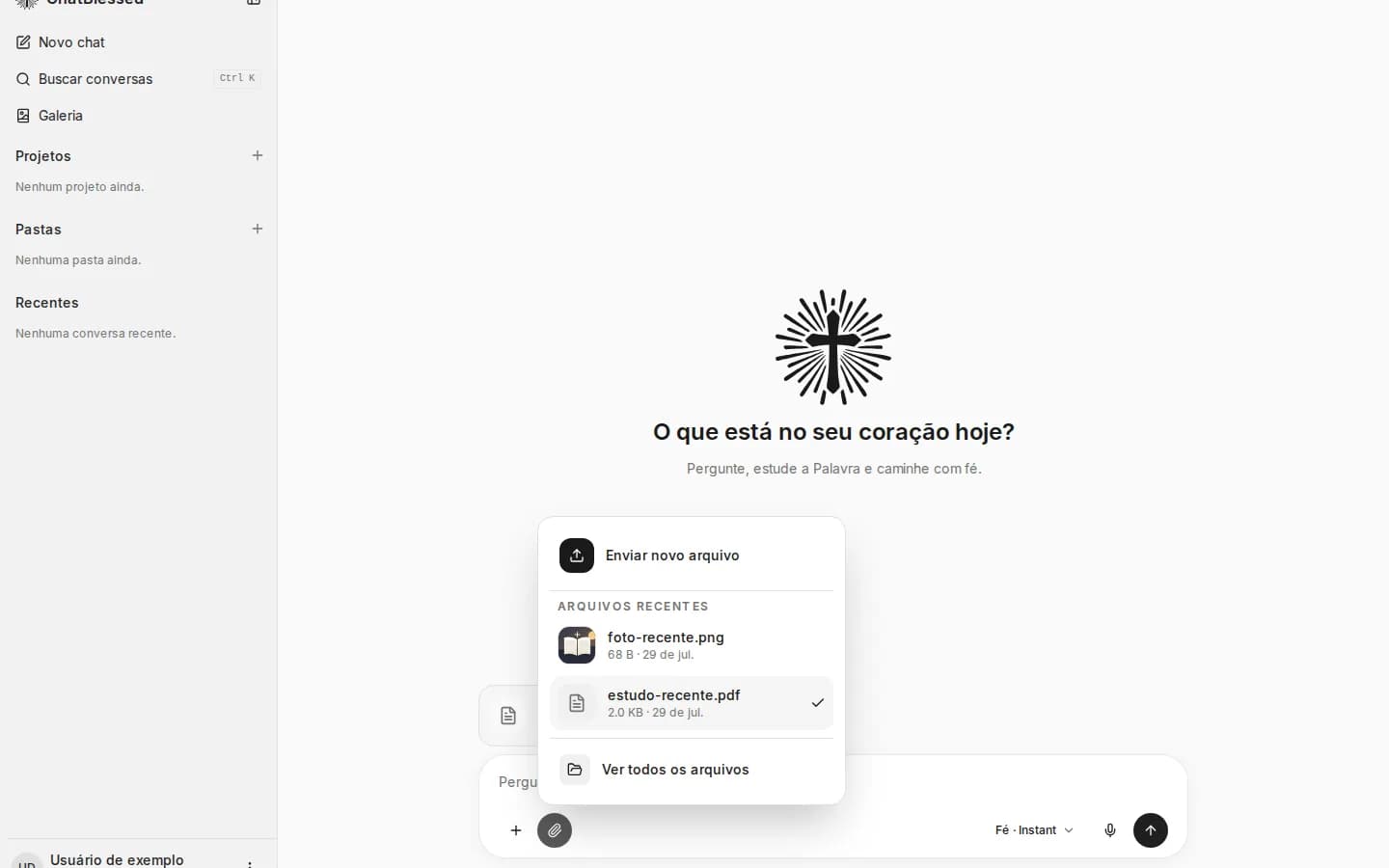 Menu de anexos com opções para enviar arquivo e reutilizar arquivos recentes